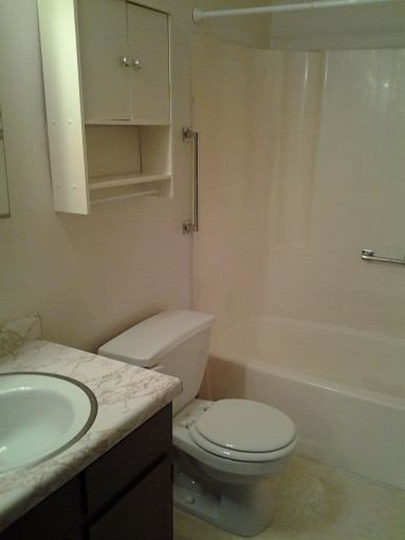 Mason City Apartment: 333 W. State Street