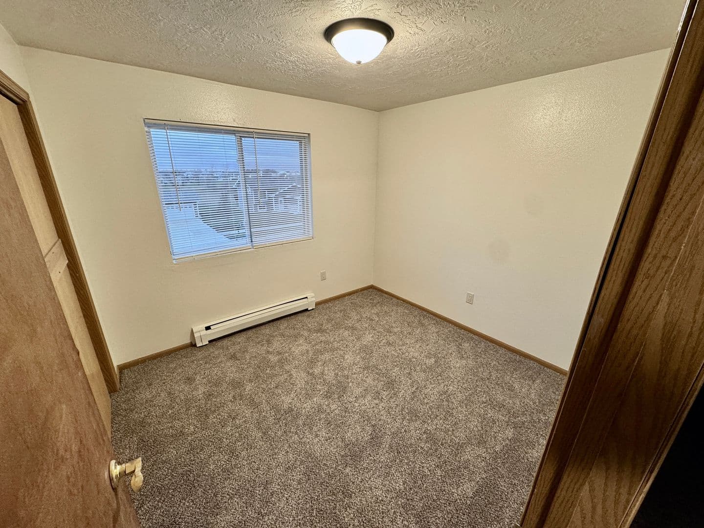 Storm Lake Apartment: 1405 Seneca Street