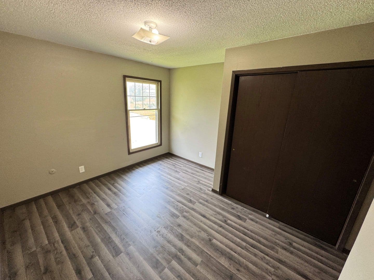 Grinnell Apartment: 101 4th Ave