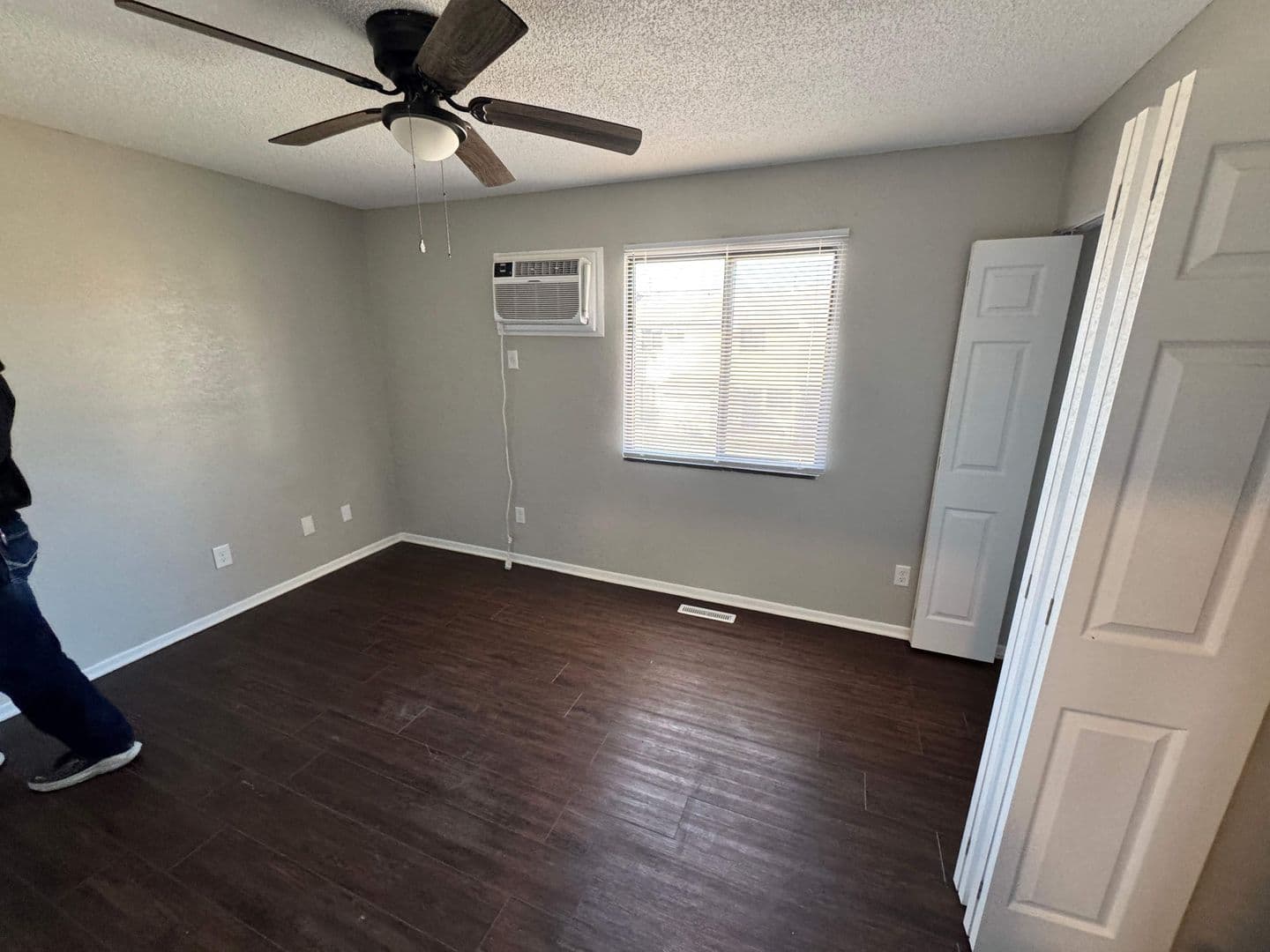 Boone Apartment: 1221 South Linn Street