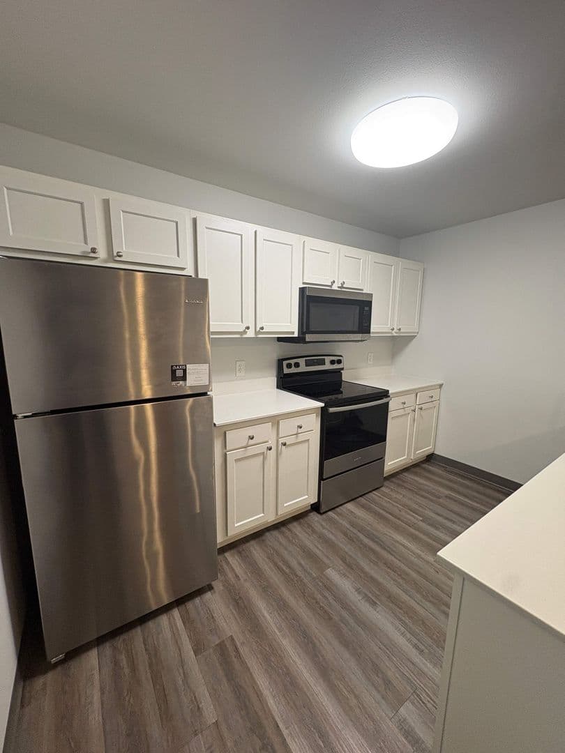 Hawarden Apartment: 1910 Avenue E
