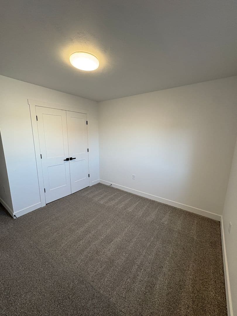 Worthington Apartment: 1604/1608/1612/1616/1620 Darling Drive