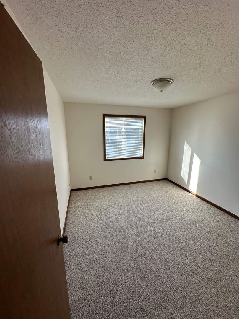 Mason City Apartment: 651 6th Street SE