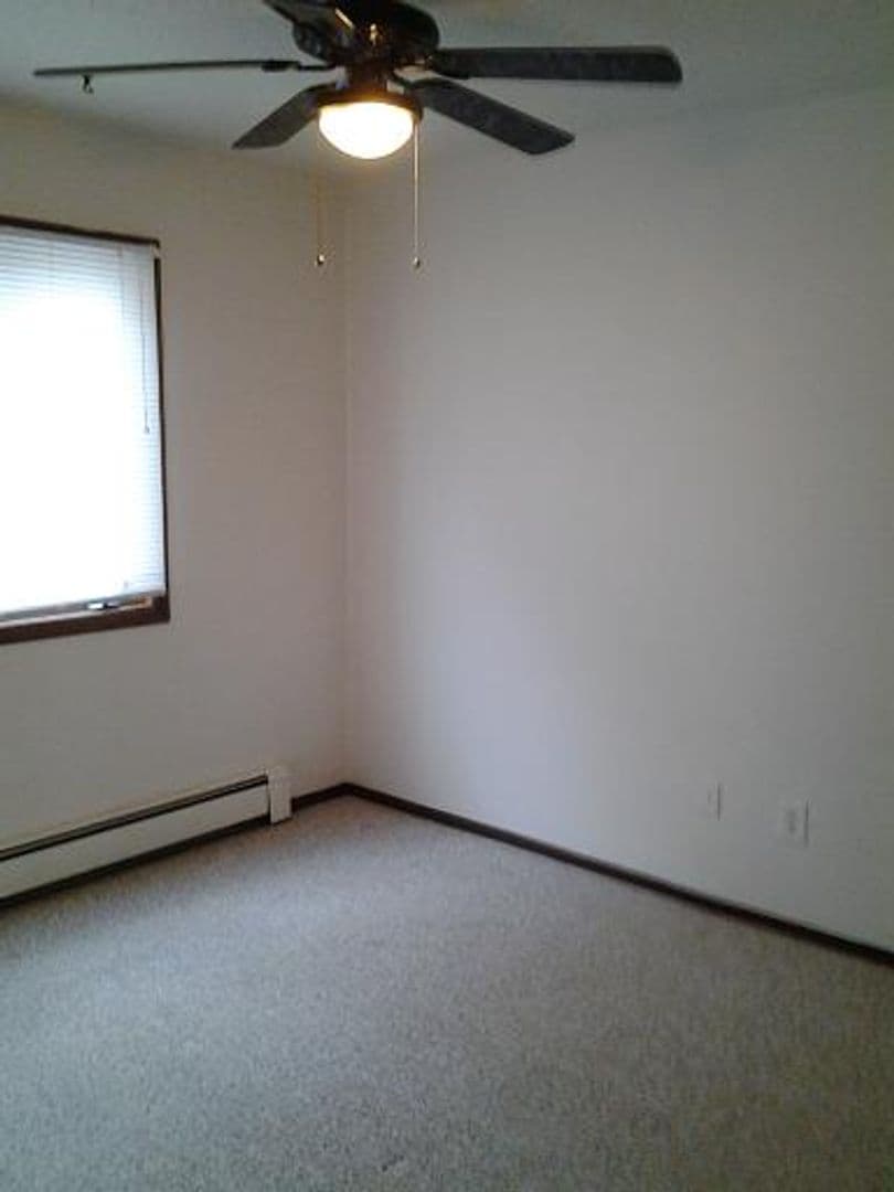 Mason City Apartment: 333 W. State Street