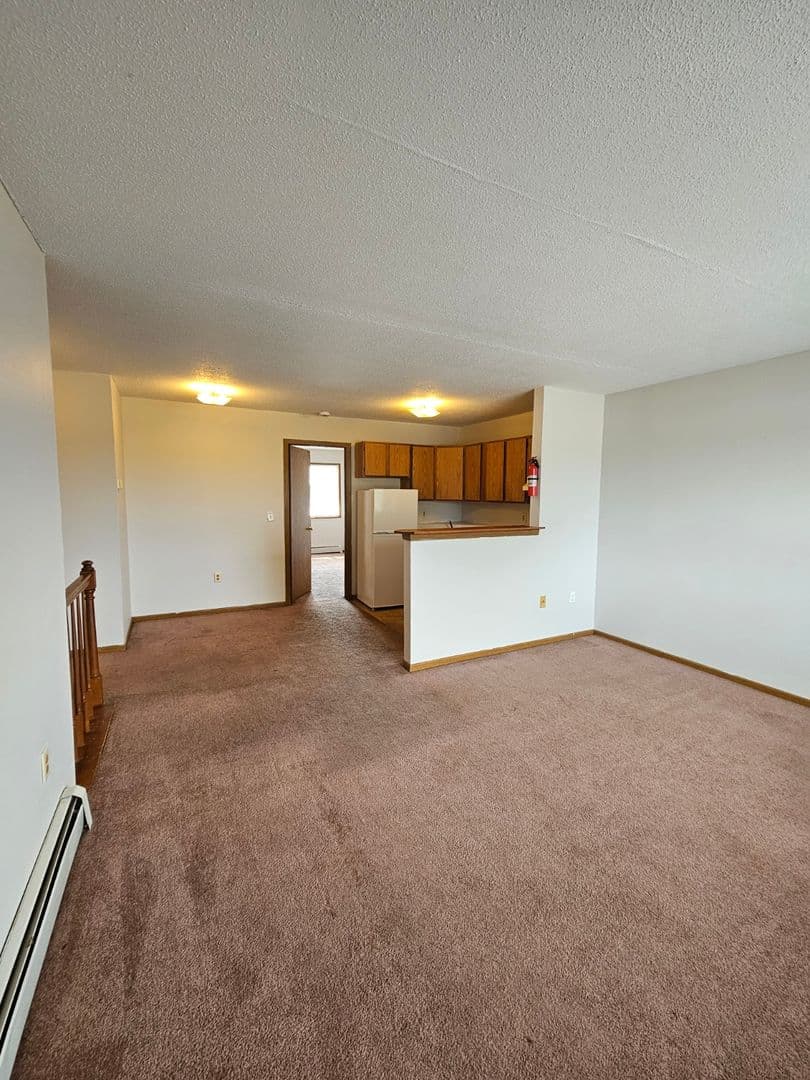Cedar Rapids Apartment: 2100 Westdale Dr SW
