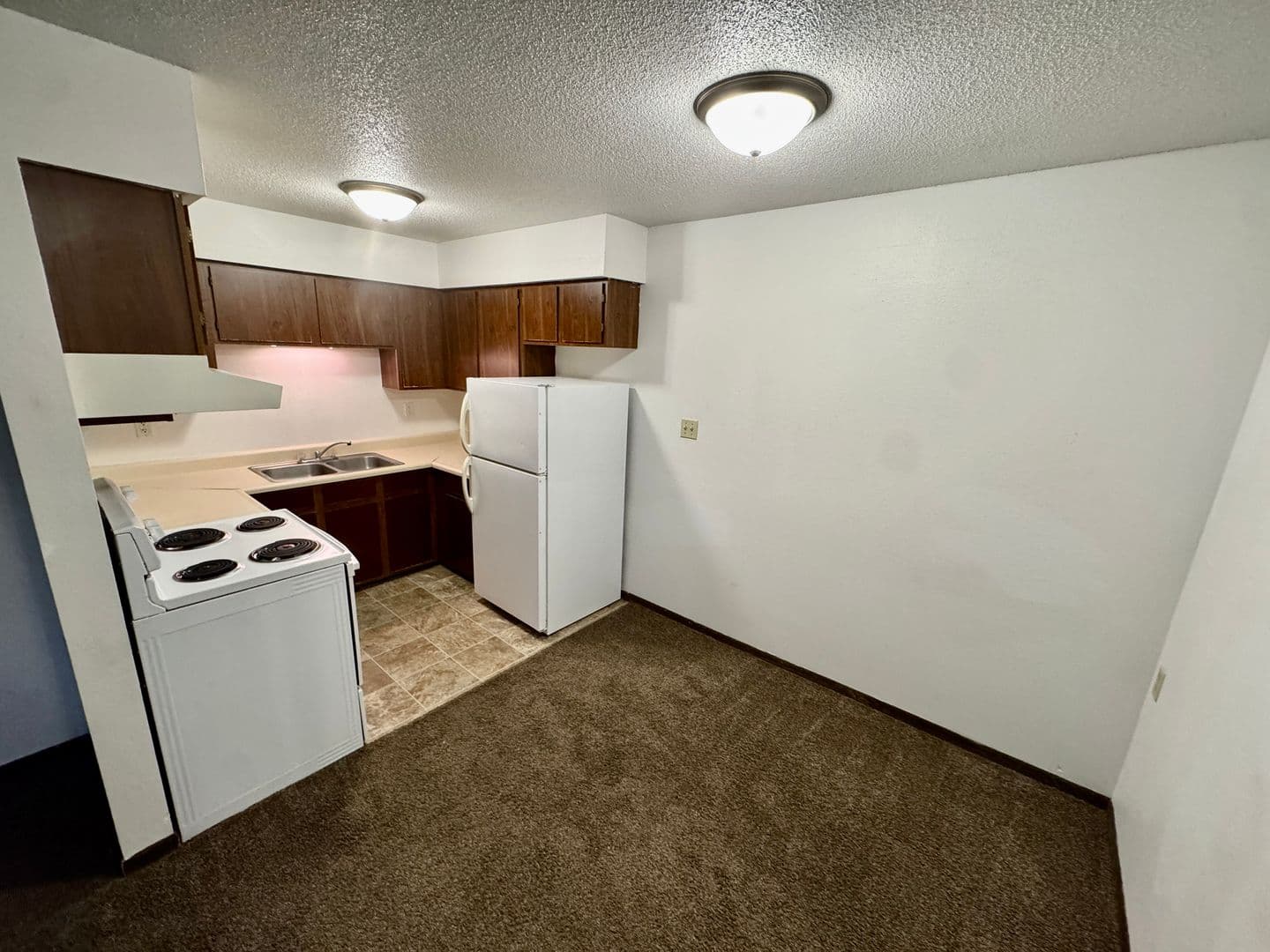 Storm Lake Apartment: 601 W 9th Street