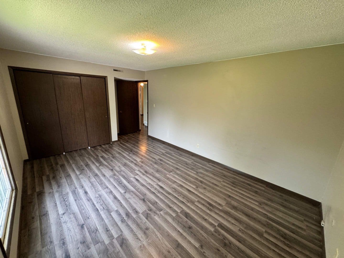 Grinnell Apartment: 101 4th Ave