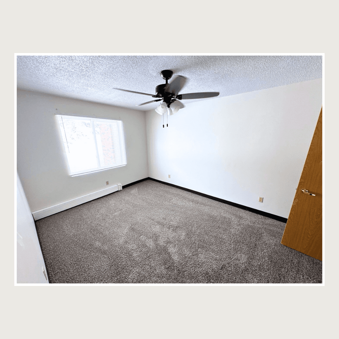 Red Oak Apartment: 2400 North 8th Street