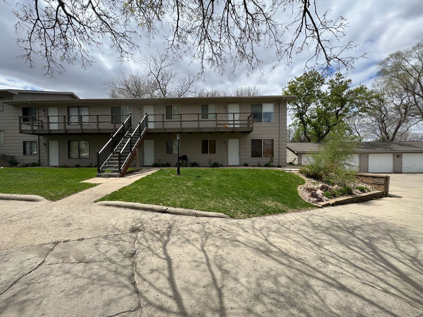 Rock Rapids Apartment: 905 1st Avenue