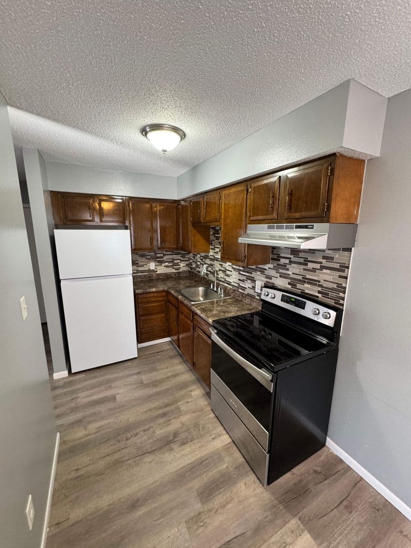 Boone Apartment: 608 Greene Street