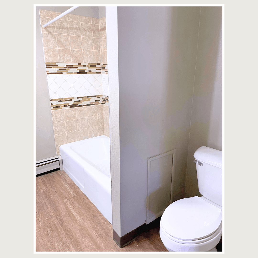 Rolfe Apartment: 1106/1108 Elm Street