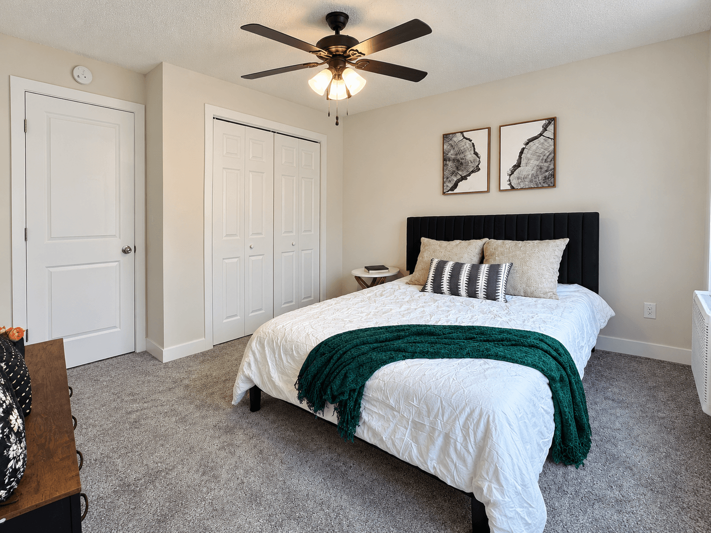 Sioux Falls Apartment: 500 S Kiwanis Ave