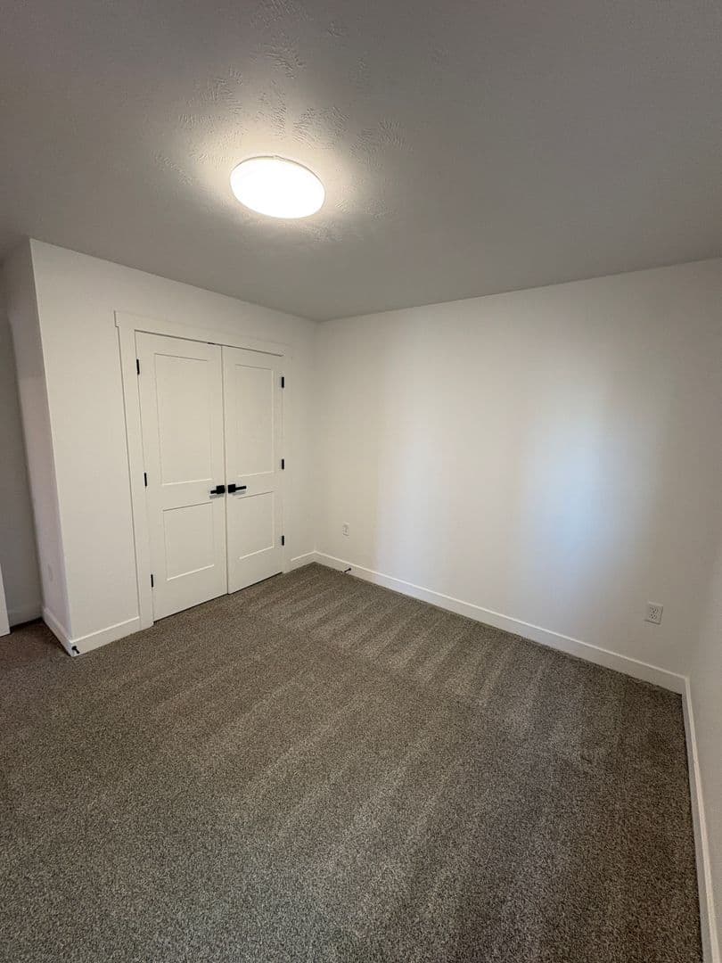 Worthington Apartment: 1604/1608/1612/1616/1620 Darling Drive
