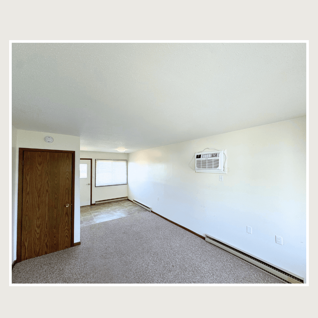 Onslow Apartment: 105 1st Street