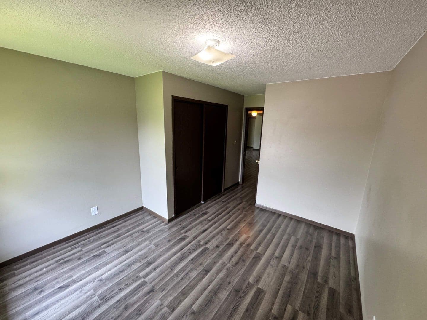 Grinnell Apartment: 101 4th Ave