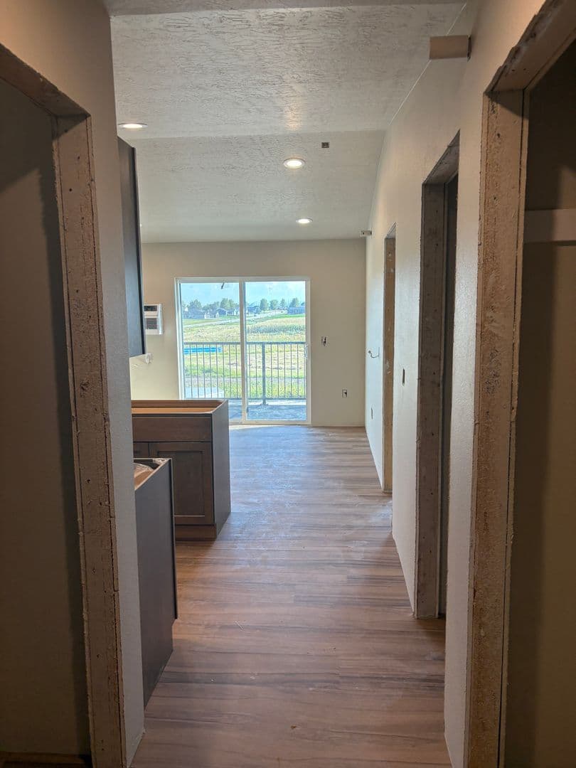 Sioux Center Apartment: 1811 11th Ave NE
