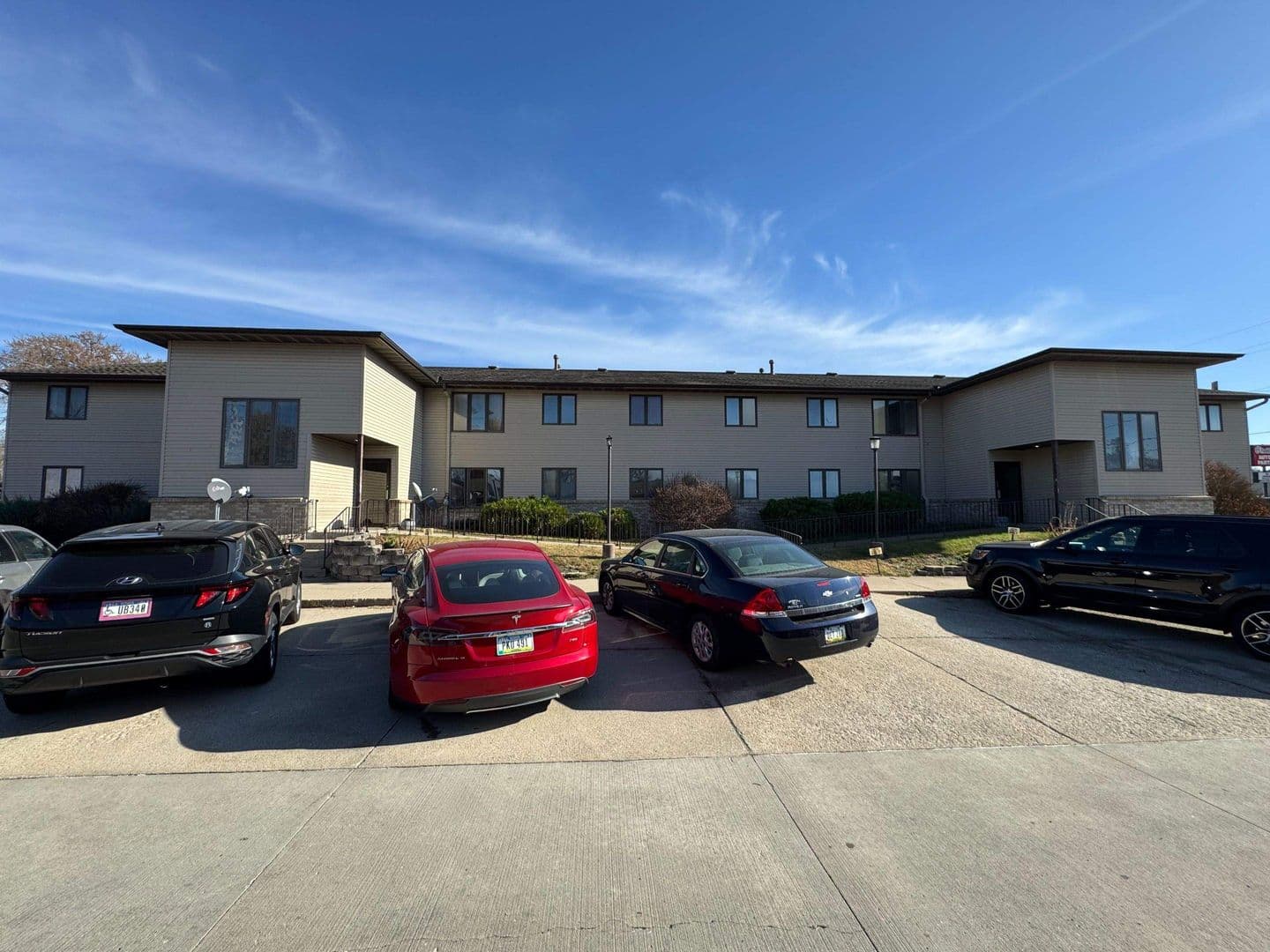 Carroll Apartment: 422 E 7th Street