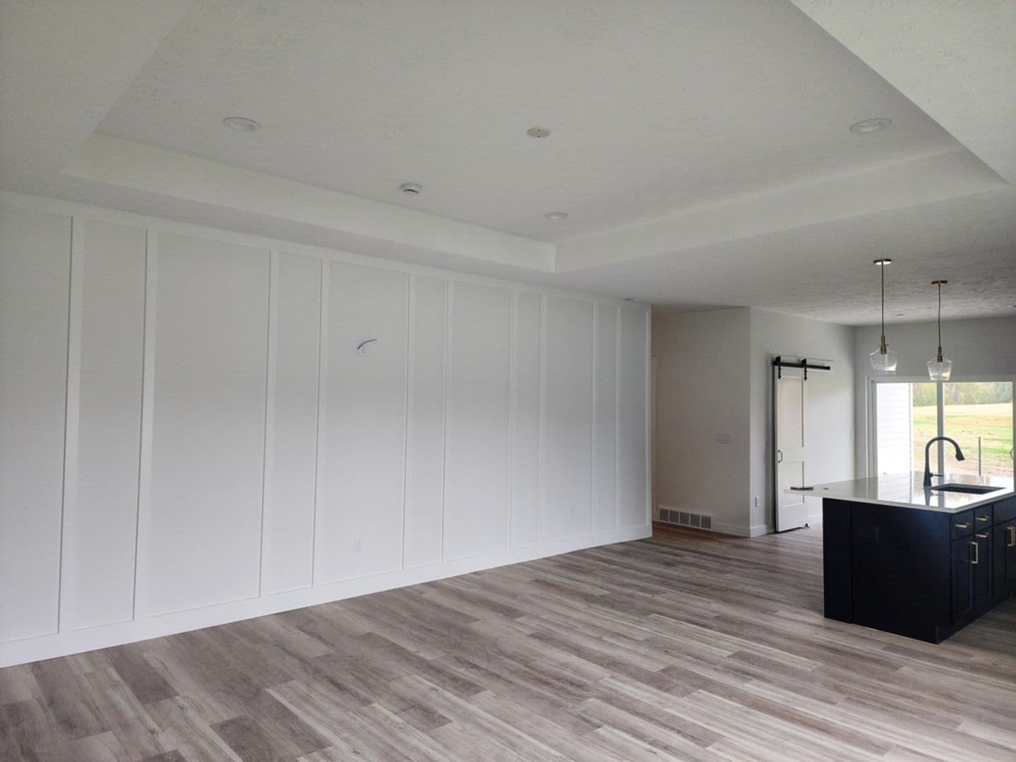Hawarden Apartment: 2012 Parkview Dr