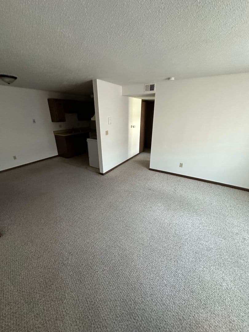 Mason City Apartment: 651 6th Street SE