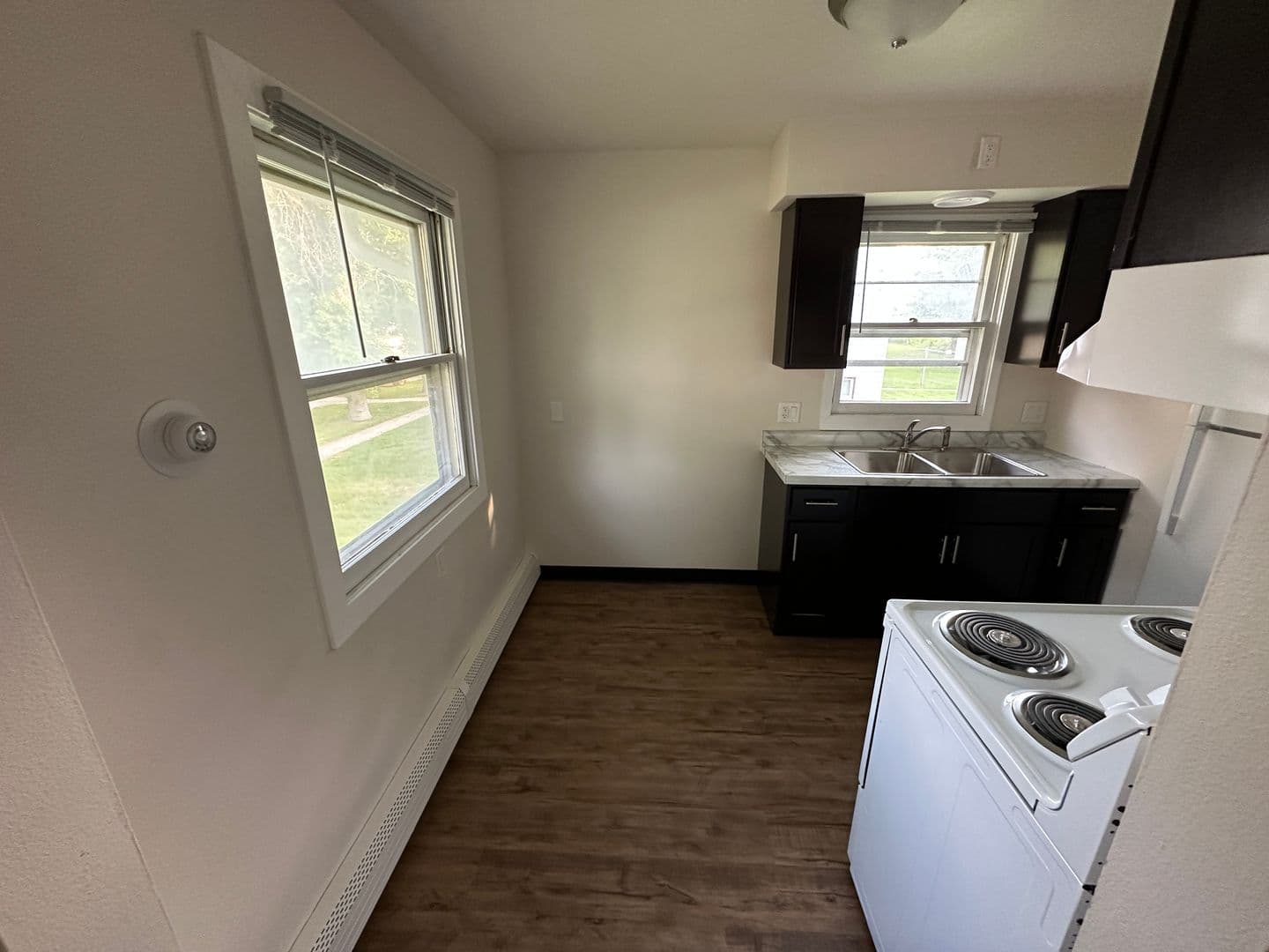 Orange City Apartment: 321 Delaware Avenue SW