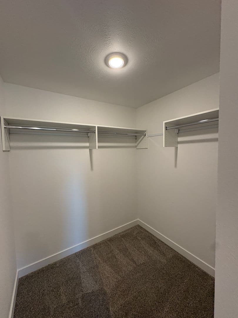 Worthington Apartment: 1604/1608/1612/1616/1620 Darling Drive