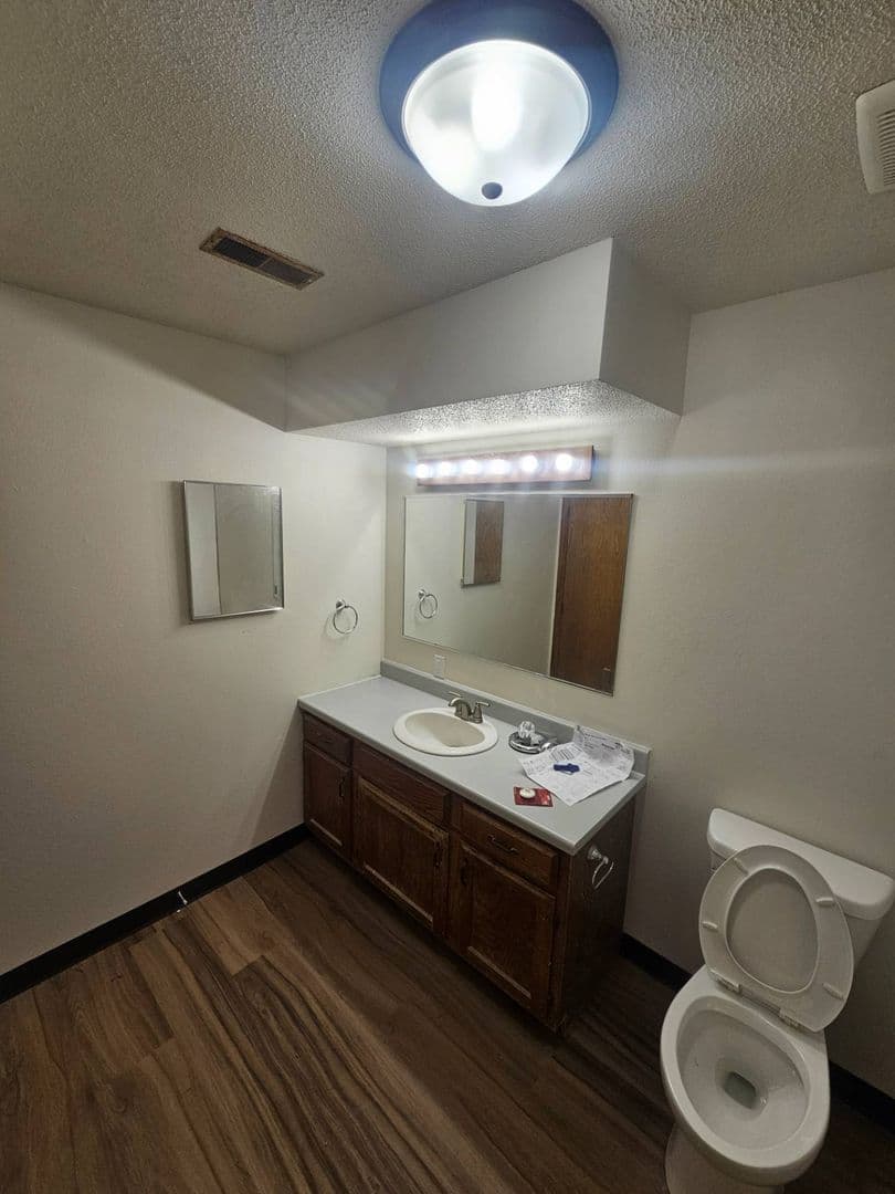 Carroll Apartment: 422 E 7th Street