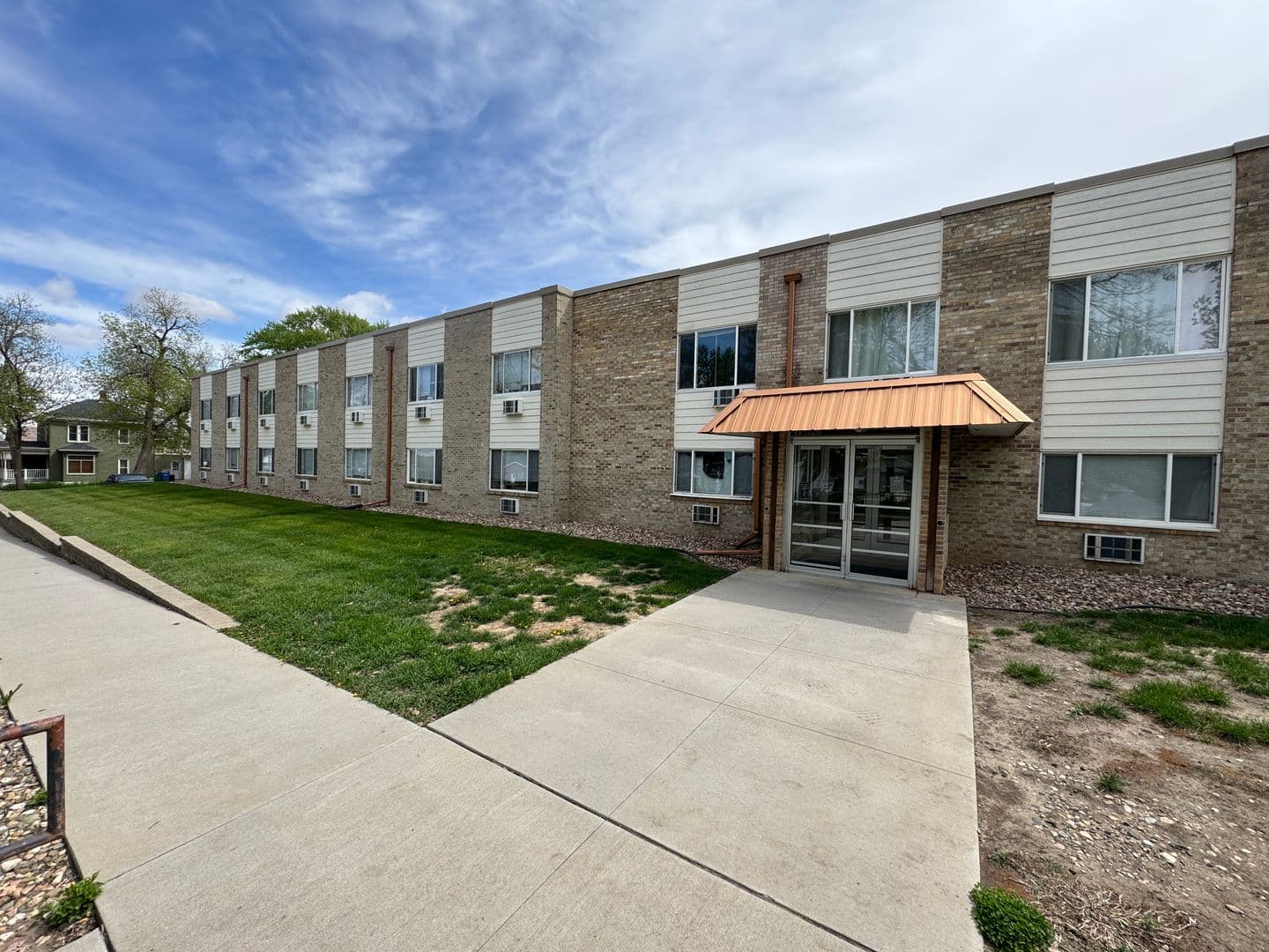 Le Mars Apartment: 320 1st Ave SE