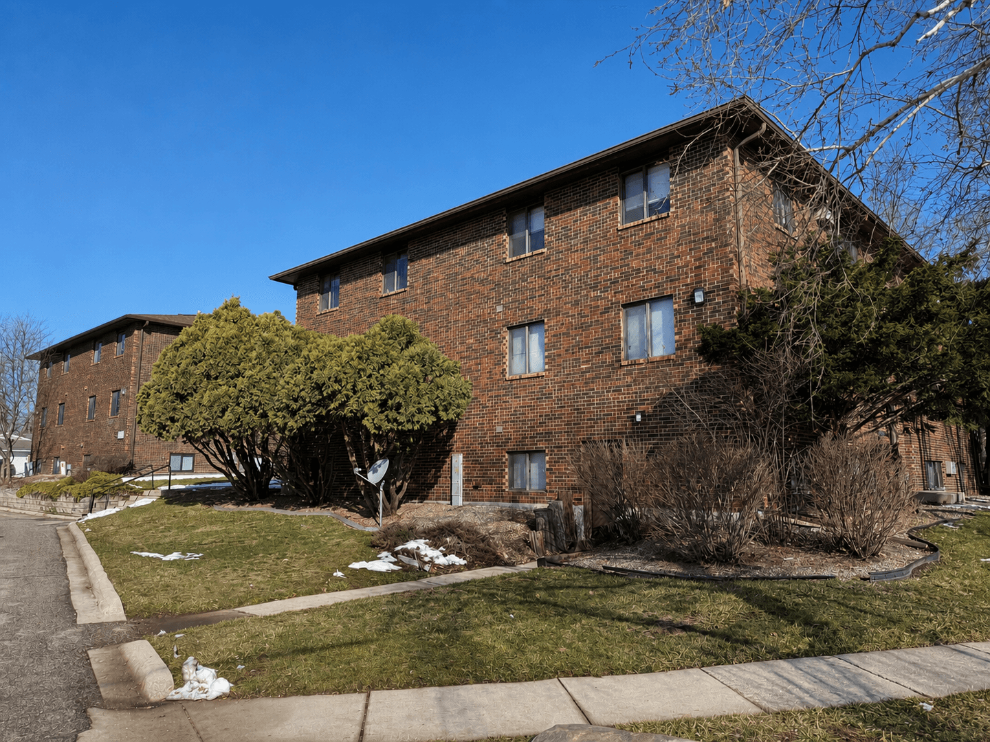 Mason City Apartment: 1220 Plymouth Rd.