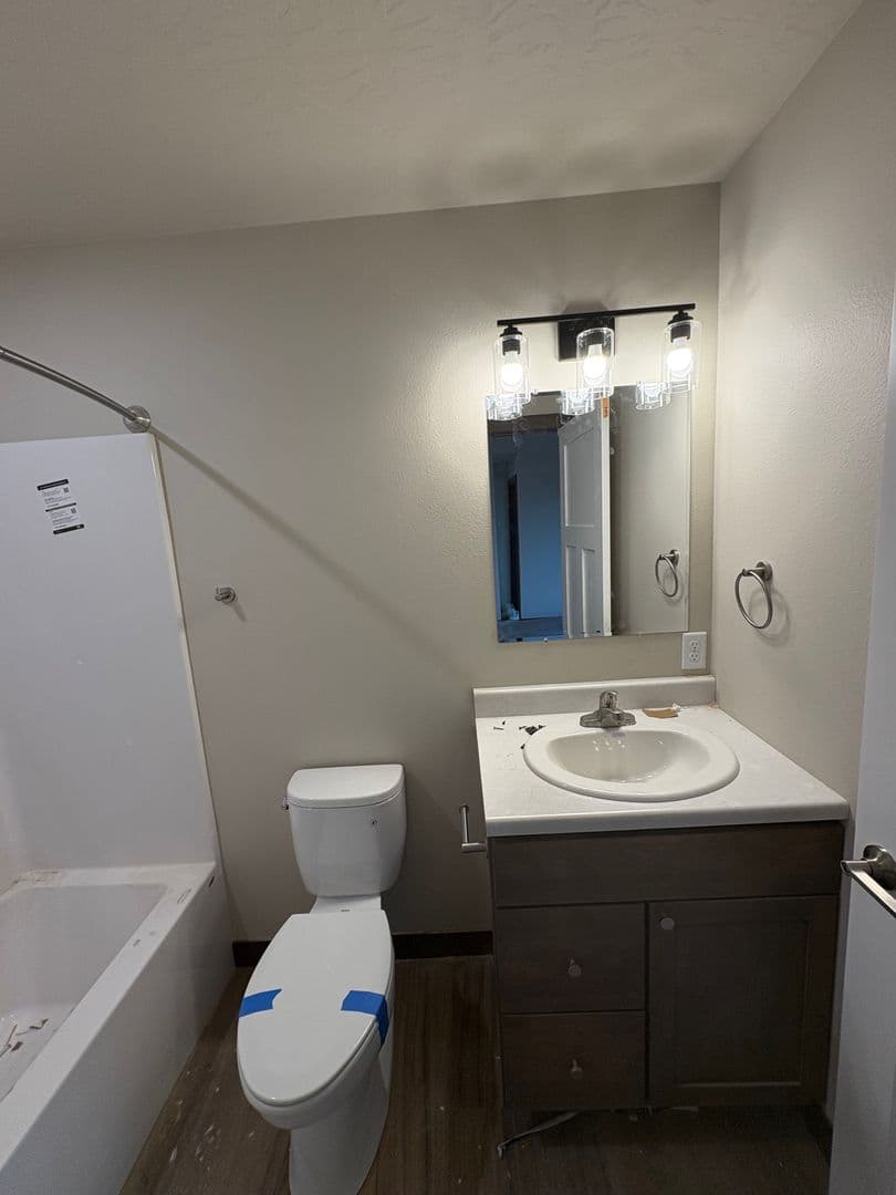 Sioux Center Apartment: 1811 11th Ave NE