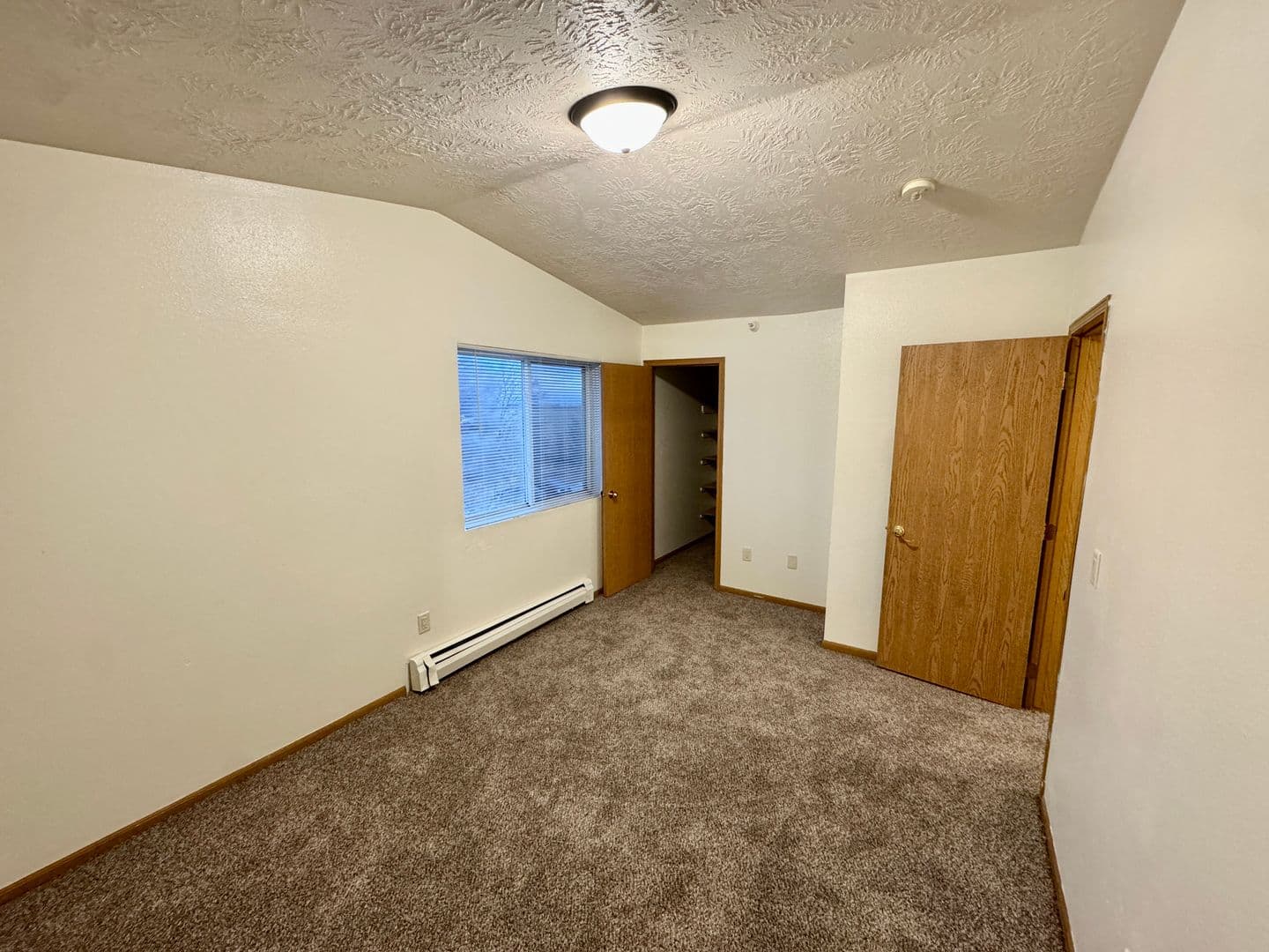 Storm Lake Apartment: 1405 Seneca Street
