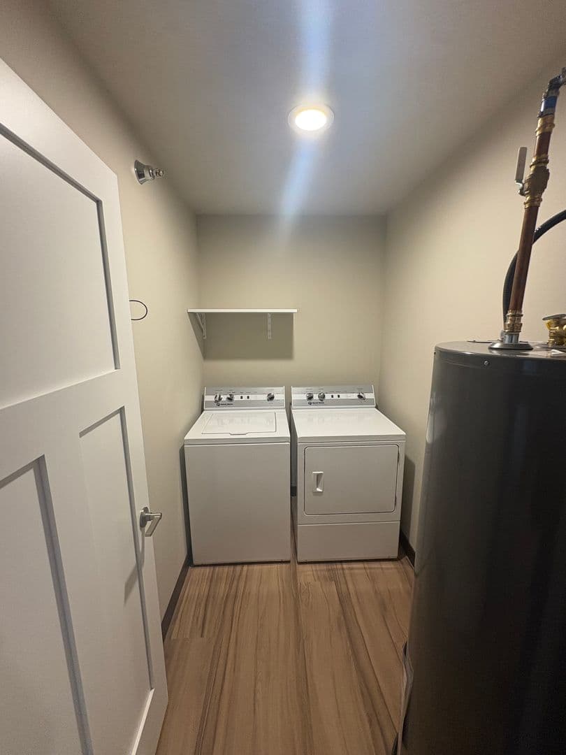 Sioux Center Apartment: 1811 11th Ave NE