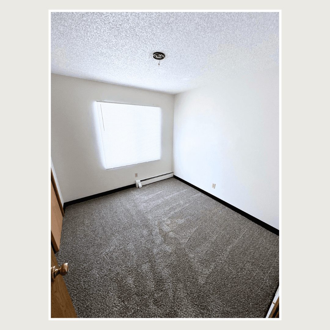 Red Oak Apartment: 2400 North 8th Street