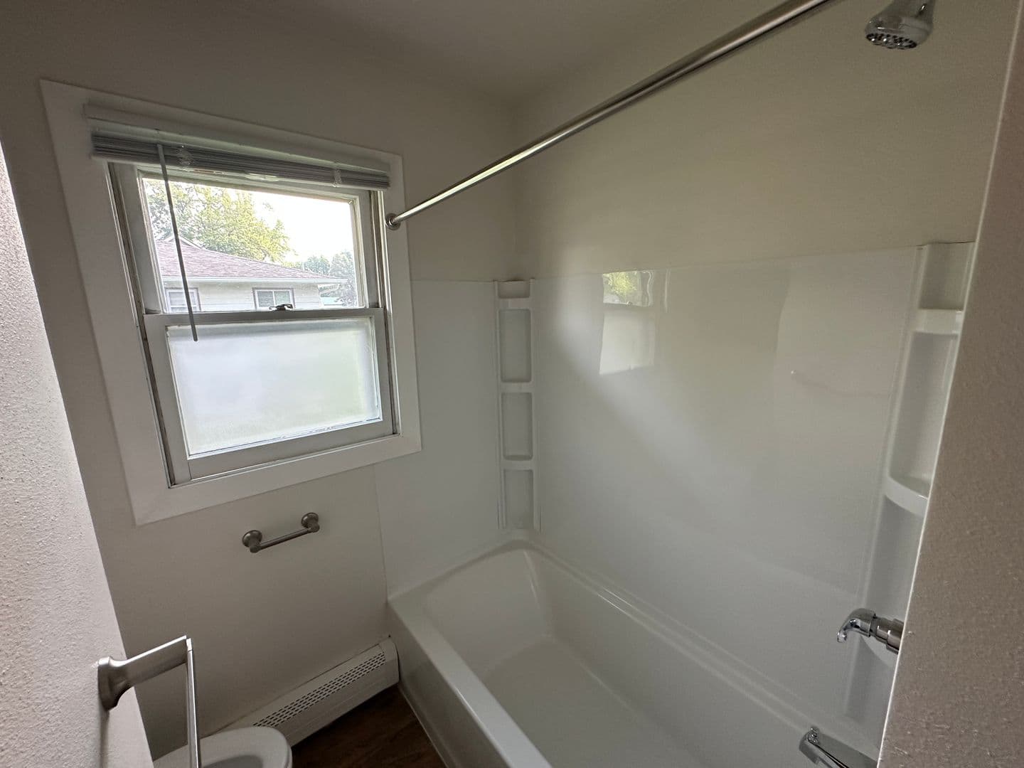 Orange City Apartment: 321 Delaware Avenue SW