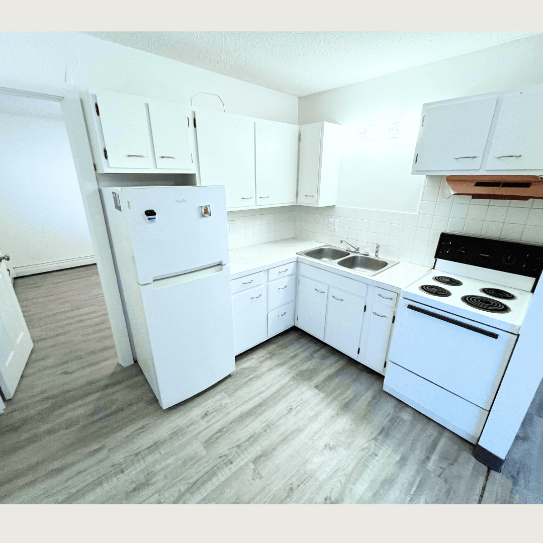Charles City Apartment: 807/811 11th Street