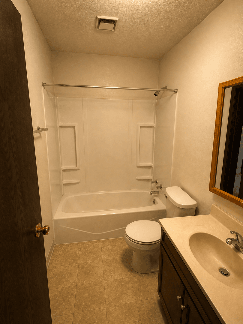 Mason City Apartment: 1220 Plymouth Rd.