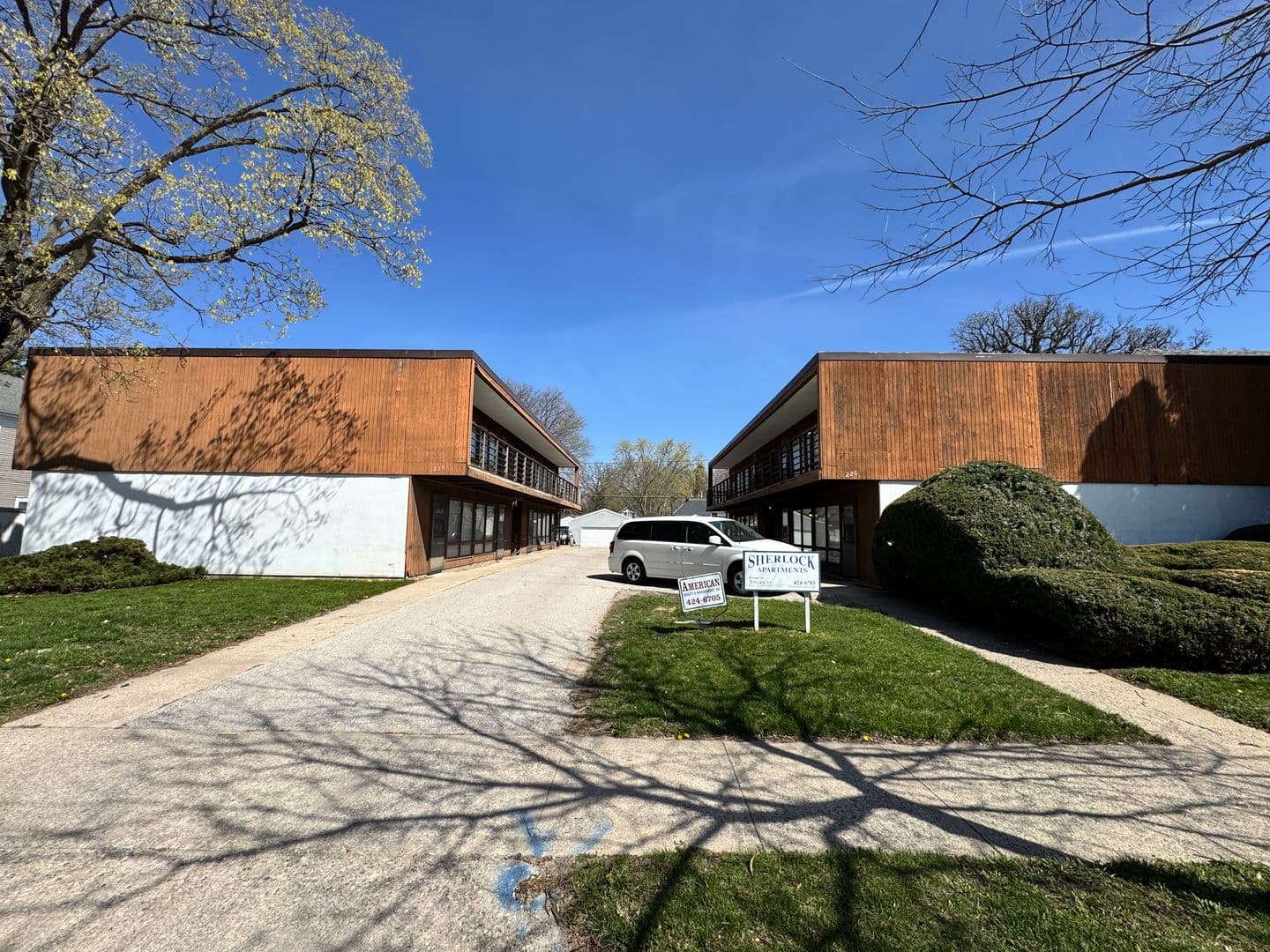 Mason City Apartment: 216-220 3rd Street NE