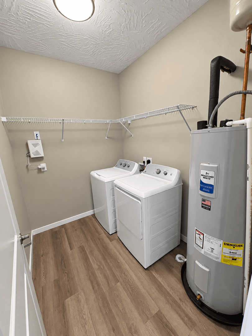 Orange City Apartment: 600 Salem Ave SE