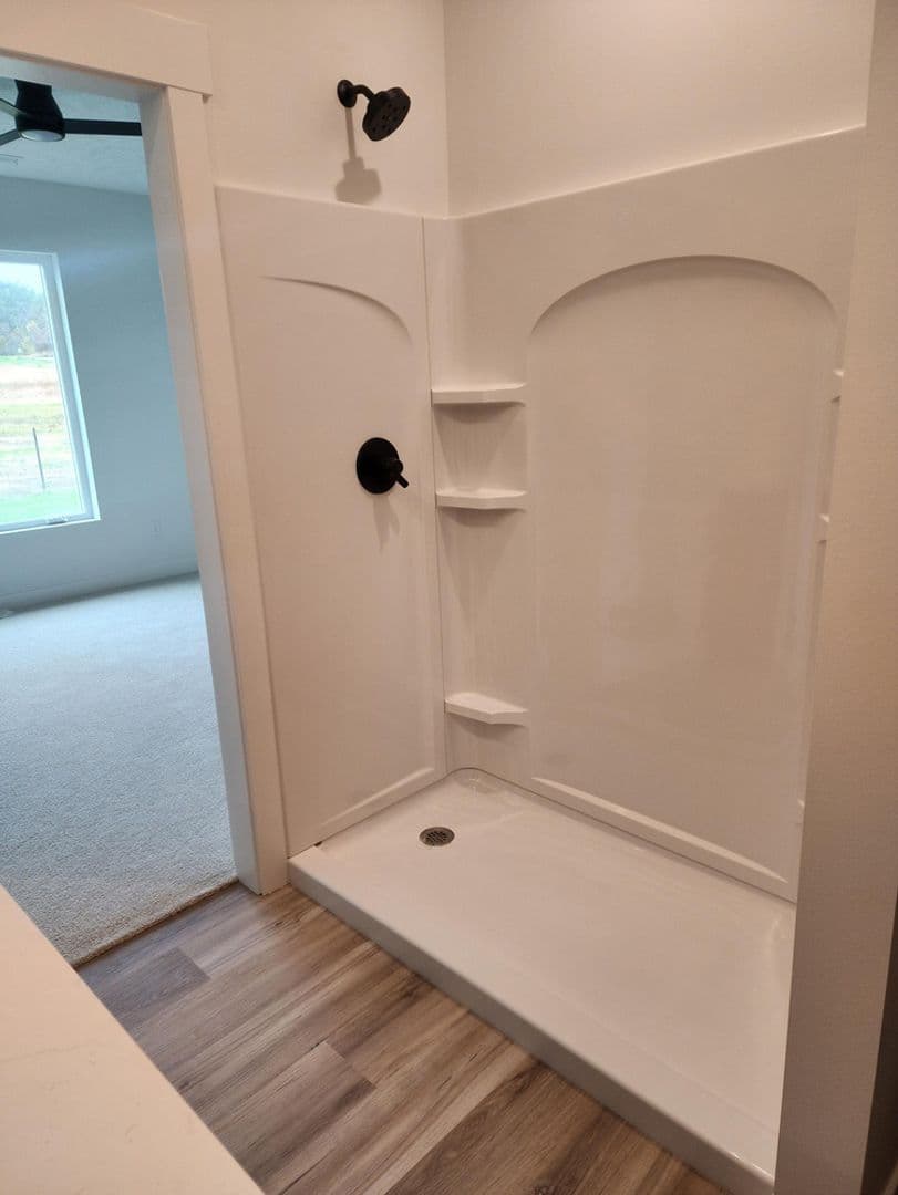Hawarden Apartment: 2012 Parkview Dr