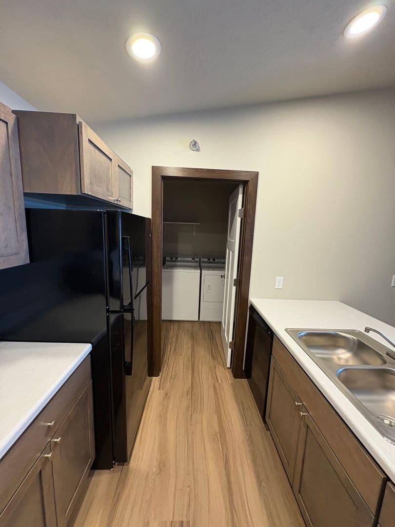 Sioux Center Apartment: 1811 11th Ave NE