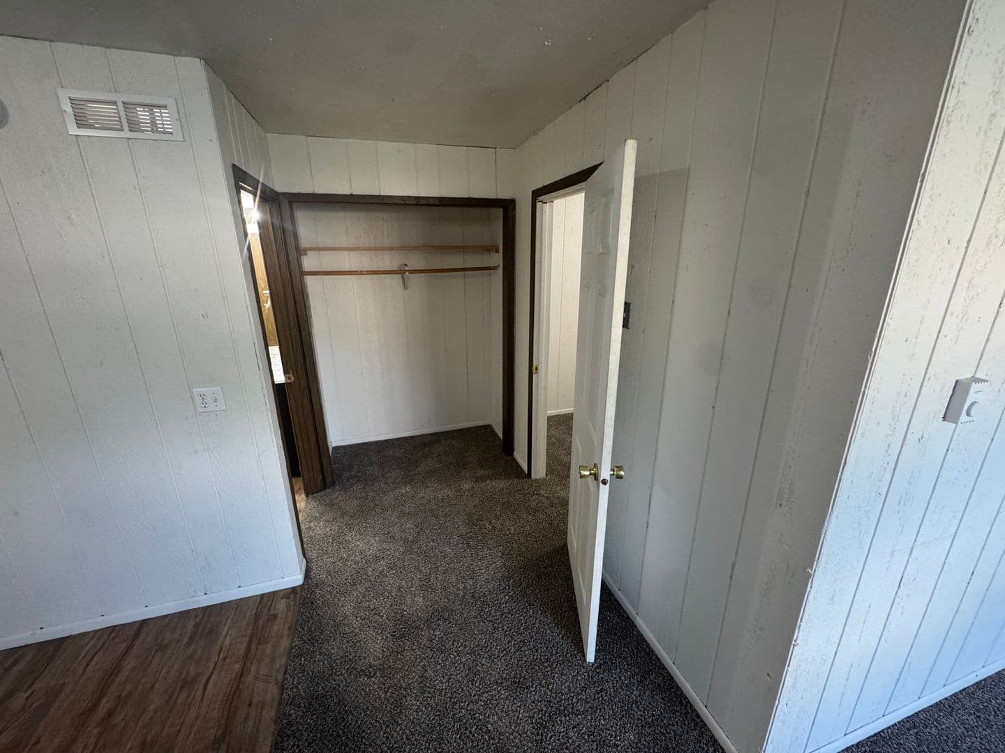 Sheldon Apartment: 405 Pine Street