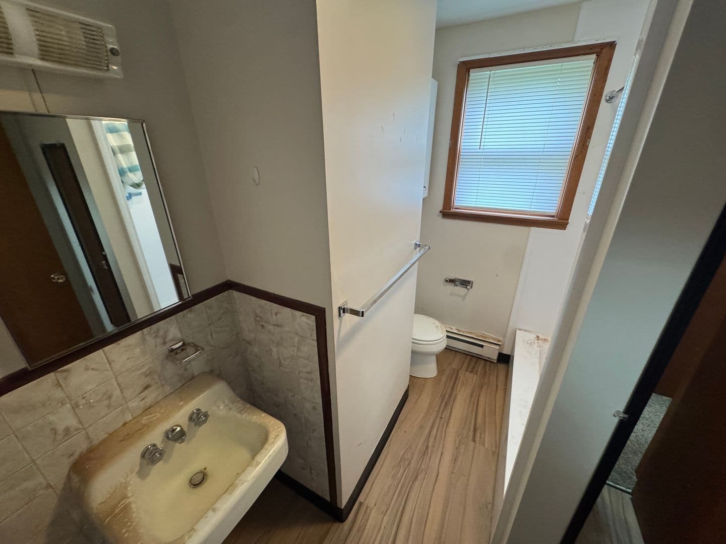 Orange City Apartment: 317 Delaware Avenue SW