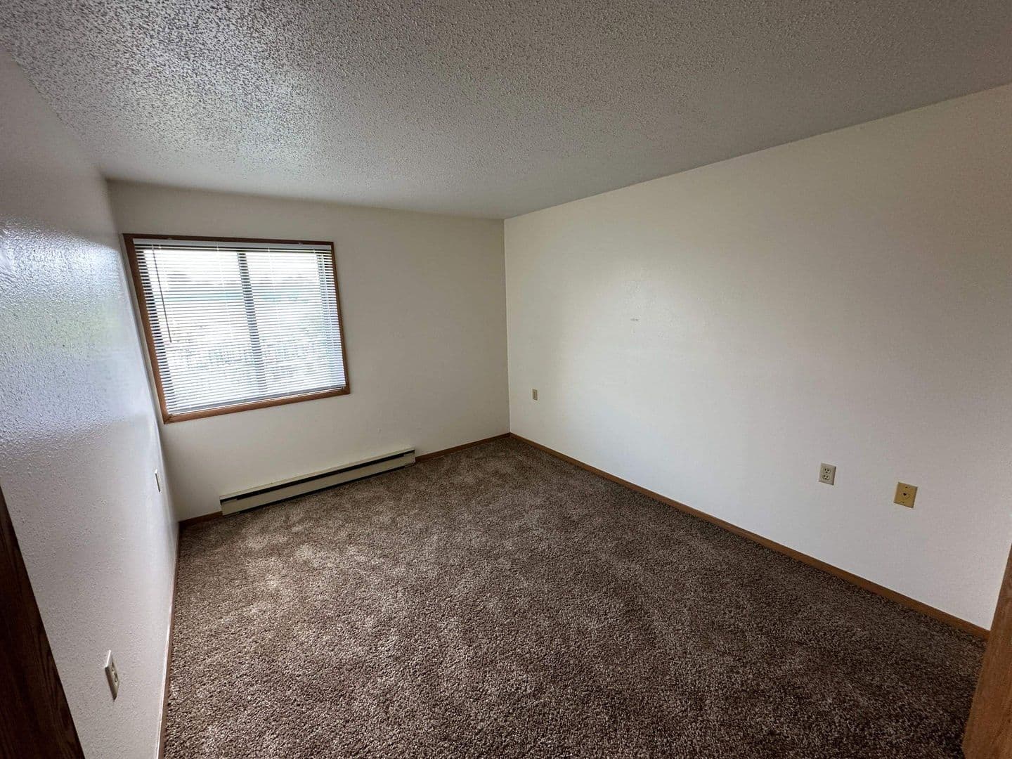 Humboldt Apartment: 805/807/809 11th Ave N
