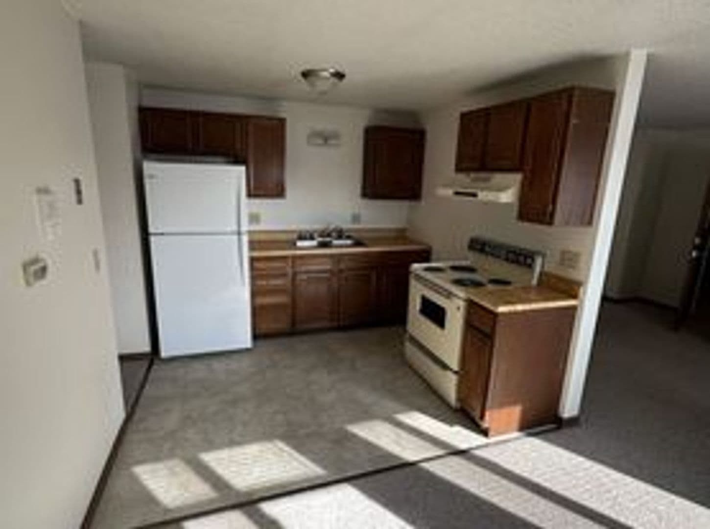 Mason City Apartment: 510 S. Illinois Ave.