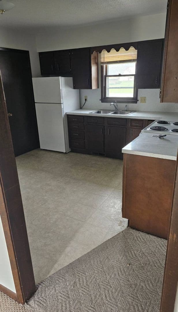Iowa Falls Apartment: 2516 Sunset Drive