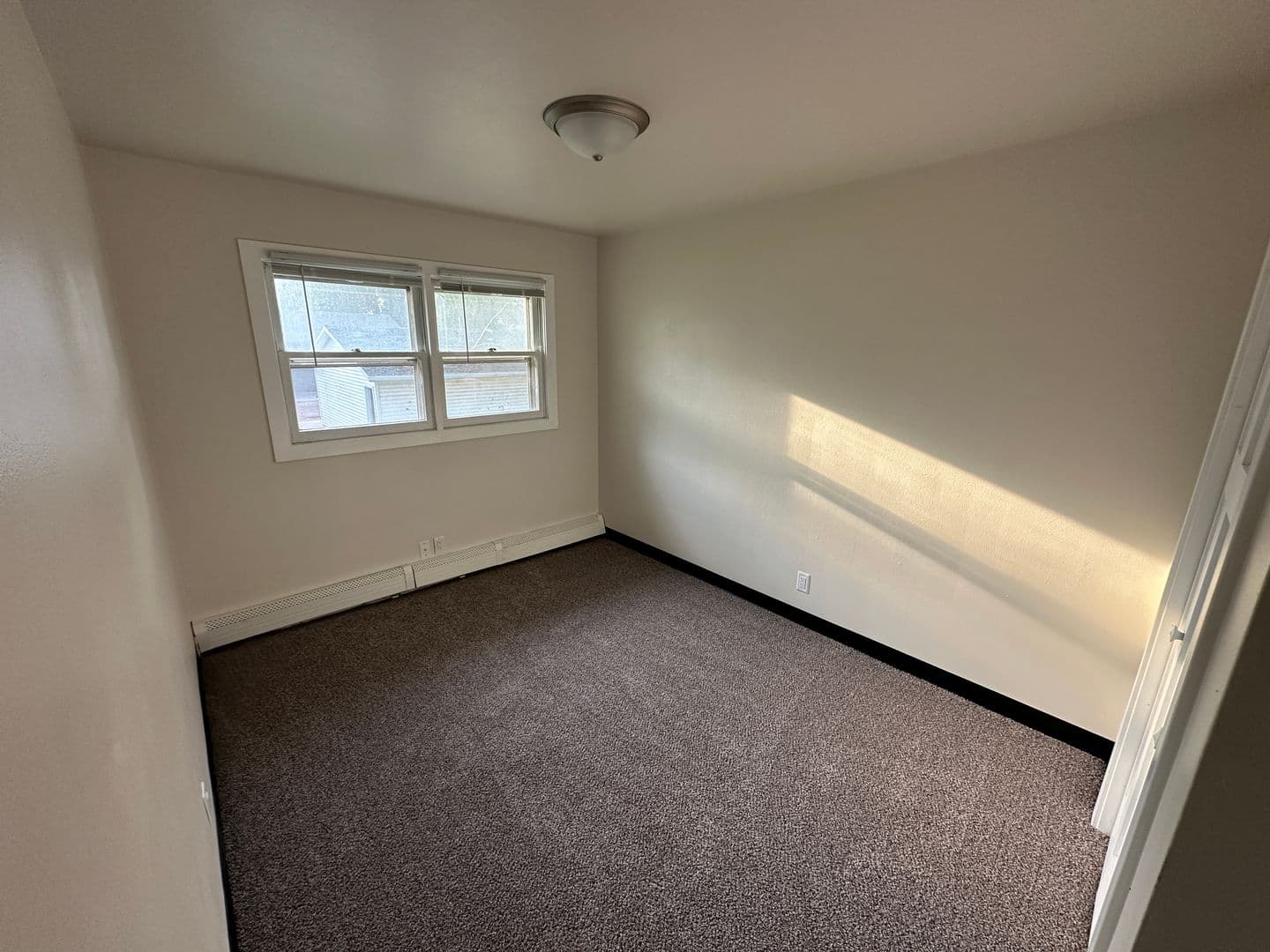 Orange City Apartment: 321 Delaware Avenue SW