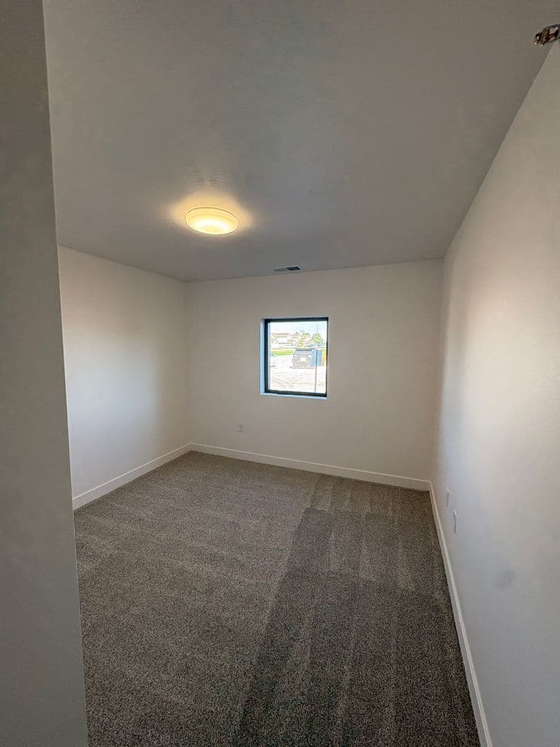 Worthington Apartment: 1604/1608/1612/1616/1620 Darling Drive
