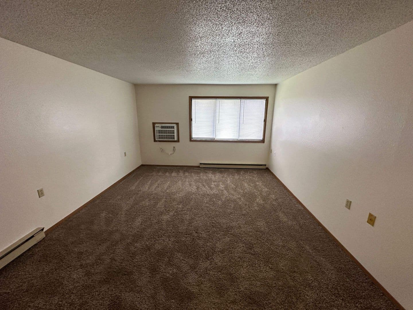 Humboldt Apartment: 805/807/809 11th Ave N