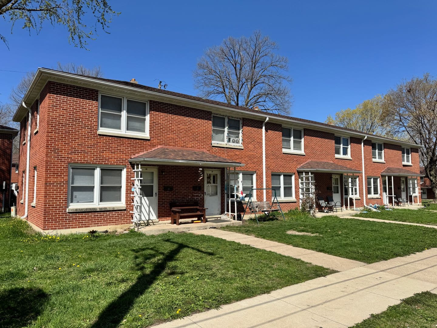Mason City Apartment: 99 Westview Dr