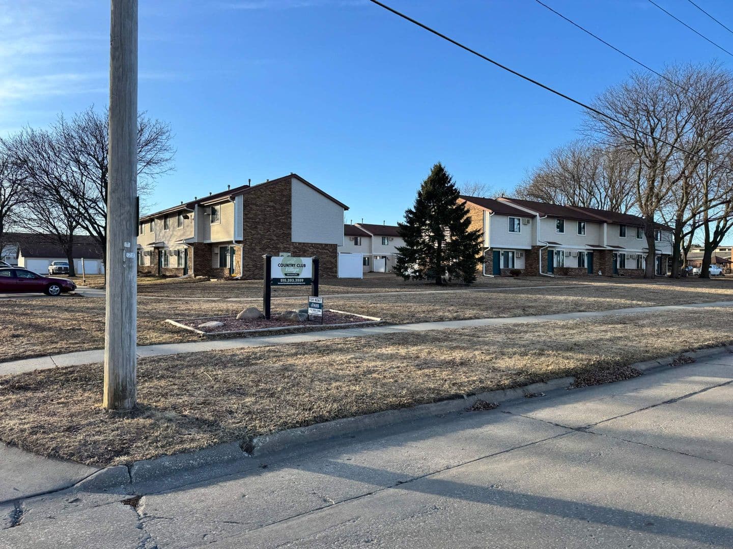 Boone Apartment: 1221 South Linn Street