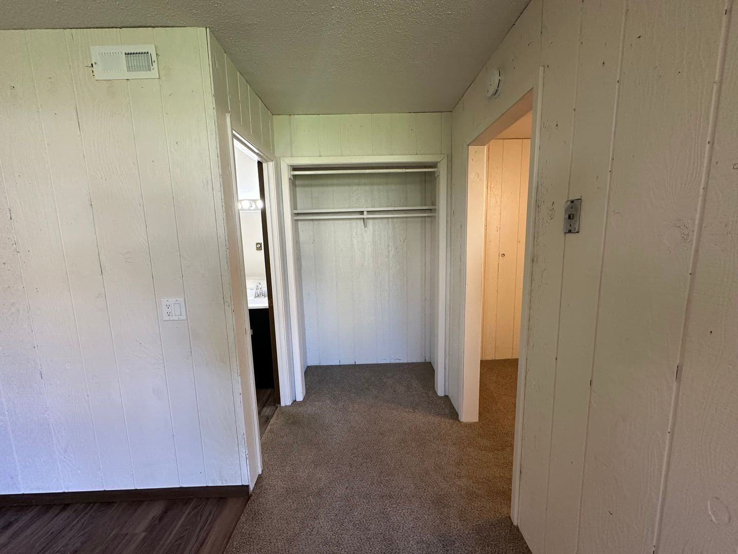 Sheldon Apartment: 405 Pine Street